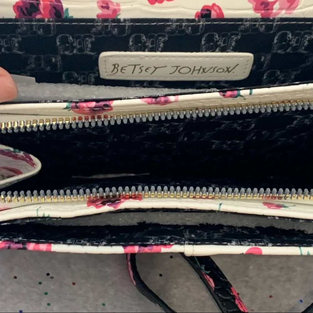 Betsey Johnson Floral Crossbody Wallet Handbag